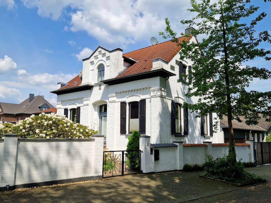 Historische Villa Mit Garten, Luxus ميربش المظهر الخارجي الصورة